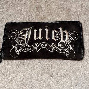 Juicy Couture zip around wallet
